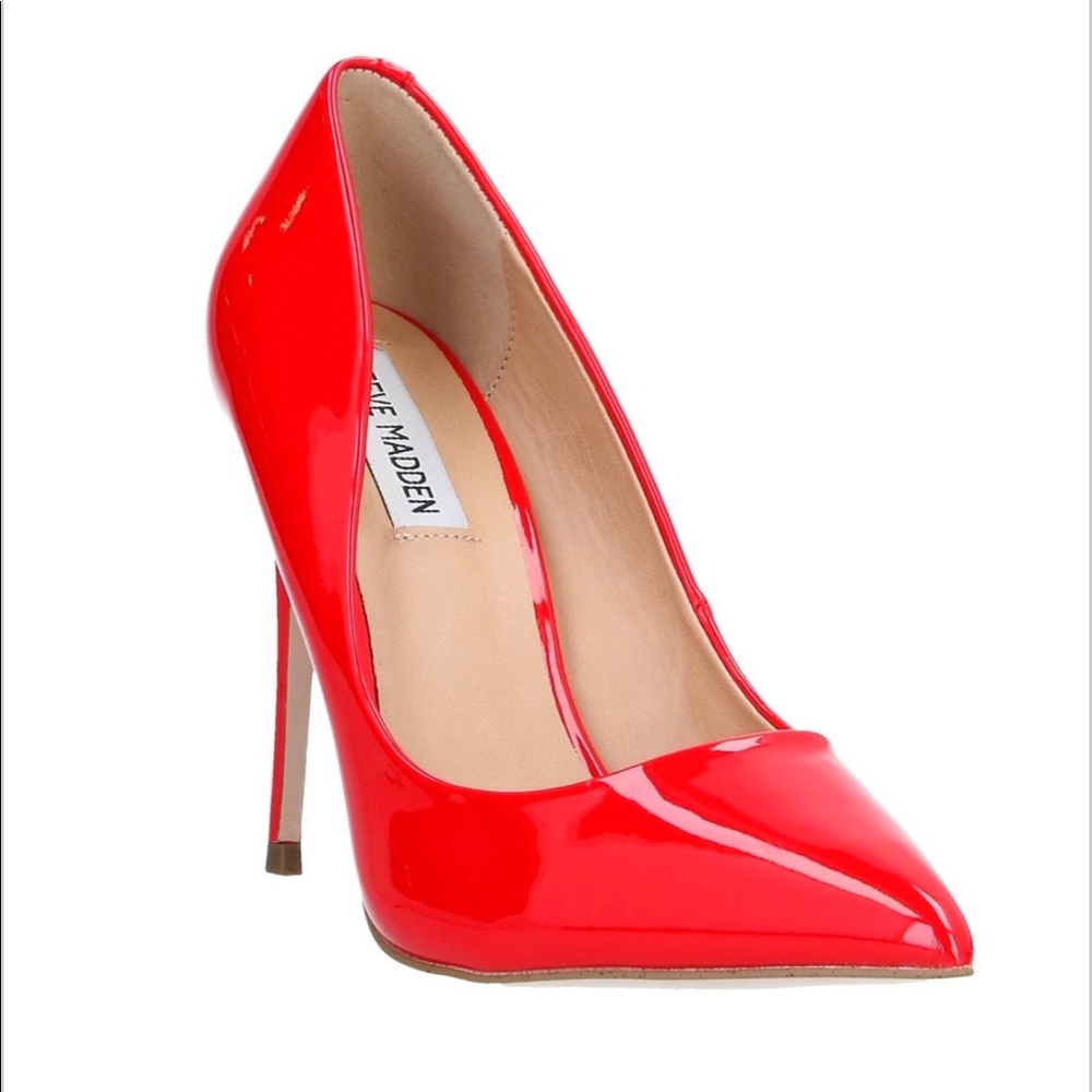 Red Steve Madden Daisy pump
